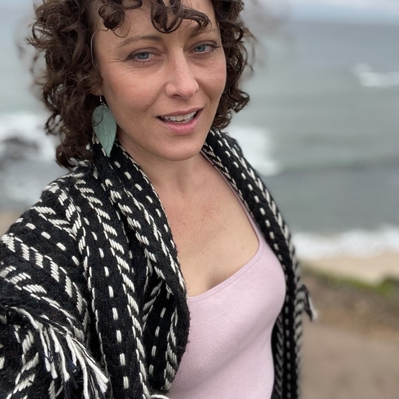 Meet your Posher, Brighid - Picture 1 of 1